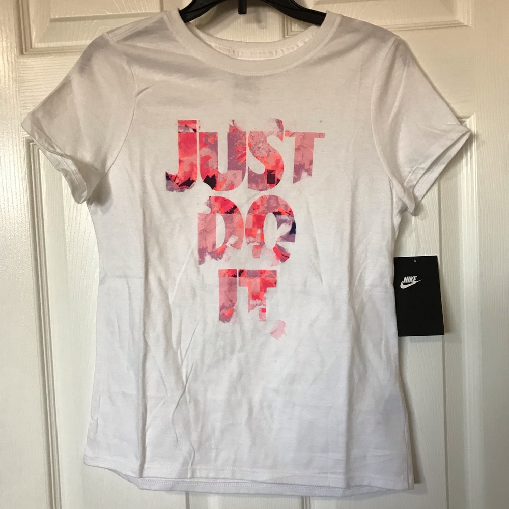 Girls Nike shirt